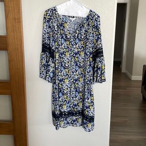 Crown and Ivy size L lightweight 100% Rayon dress which means no wrinkles!